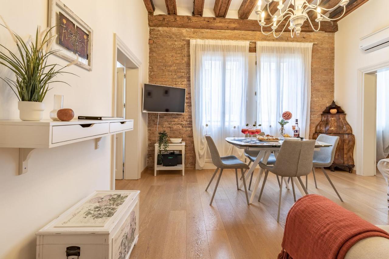 Italian Experience-Riva Degli Schiavoni Boutique Apartment เวนิส ภายนอก รูปภาพ